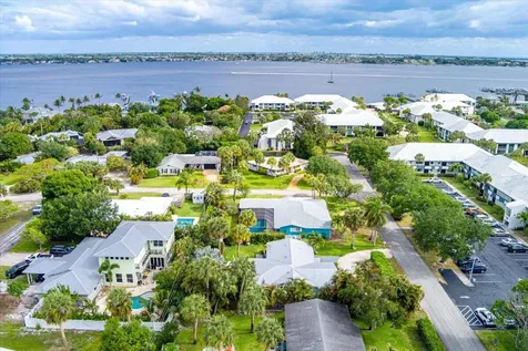 206 SE Wentworth Drive Stuart FL 34996