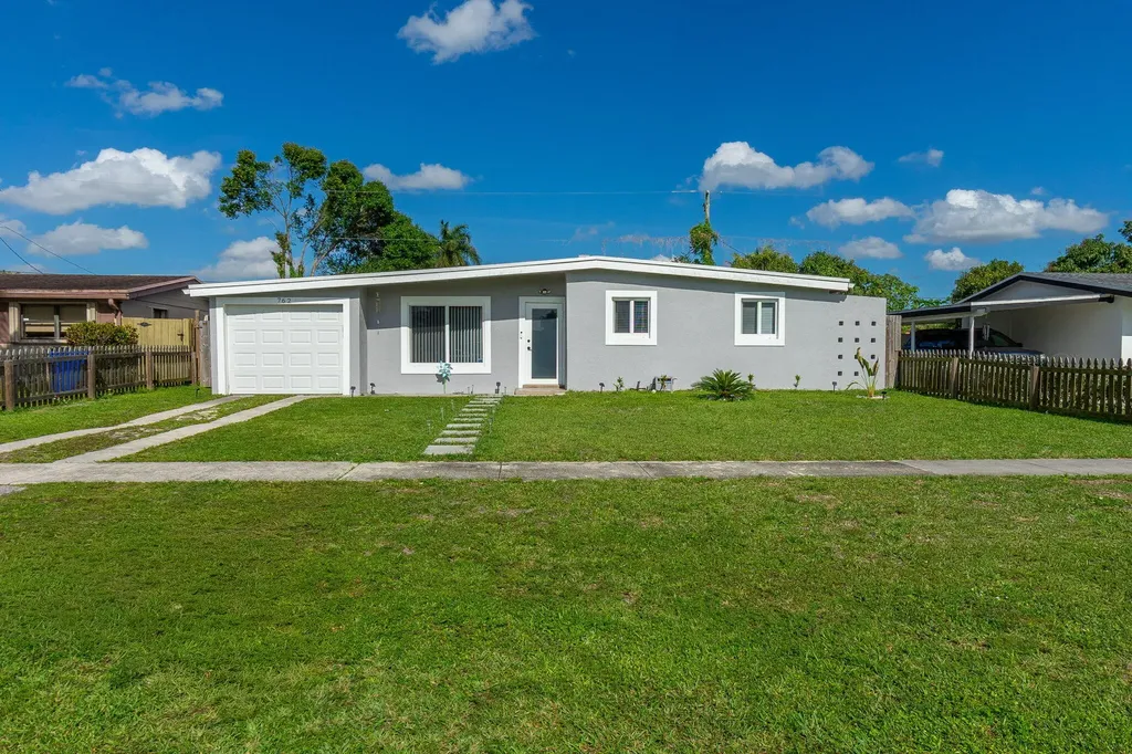 762 Gardenia Drive Royal Palm Beach FL 33411