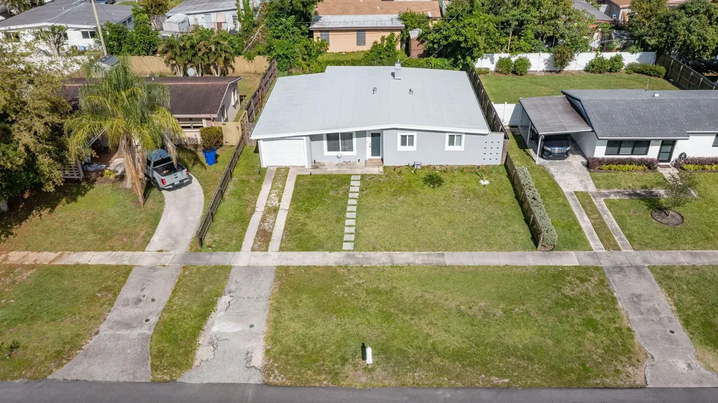 762 Gardenia Drive Royal Palm Beach FL 33411