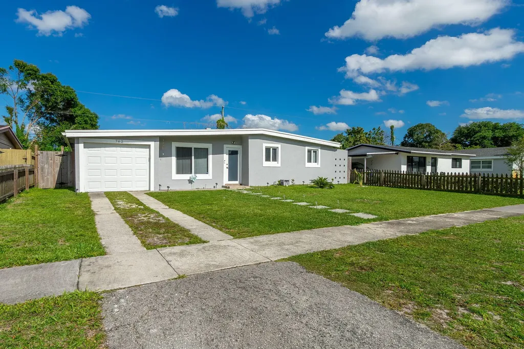 762 Gardenia Drive Royal Palm Beach FL 33411