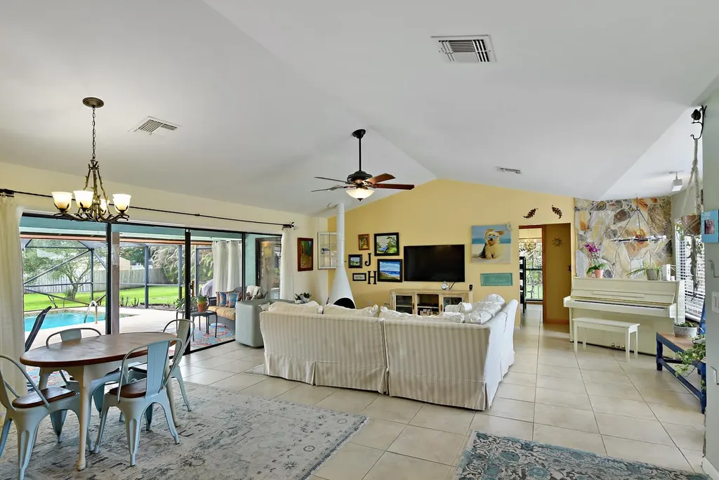 2142 SE Bryson Avenue Port St Lucie FL 34952