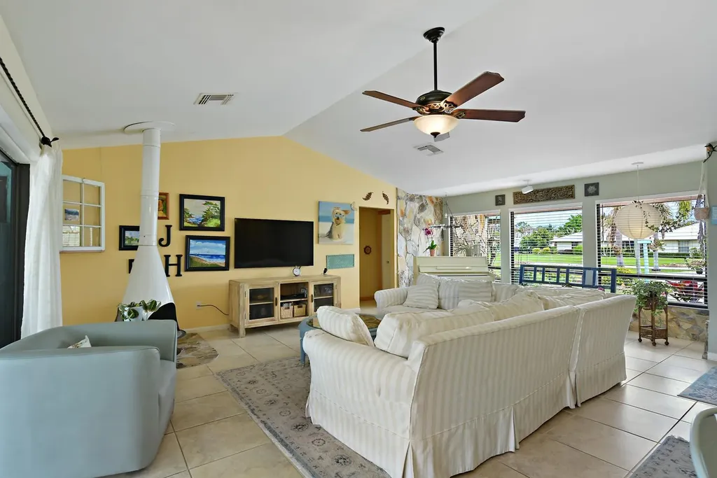 2142 SE Bryson Avenue Port St Lucie FL 34952