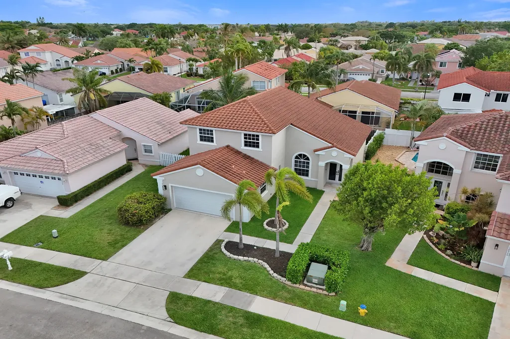 18930 NW 10th Terrace Pembroke Pines FL 33029