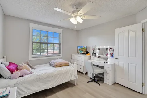 18930 NW 10th Terrace Pembroke Pines FL 33029