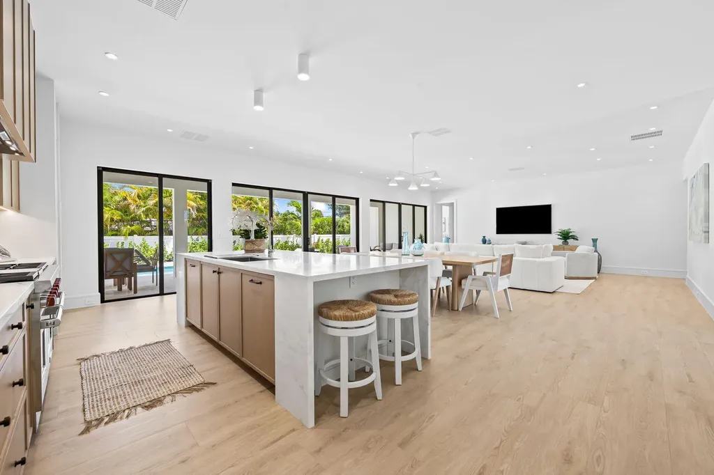 2725 NE 28th Street Fort Lauderdale FL 33306