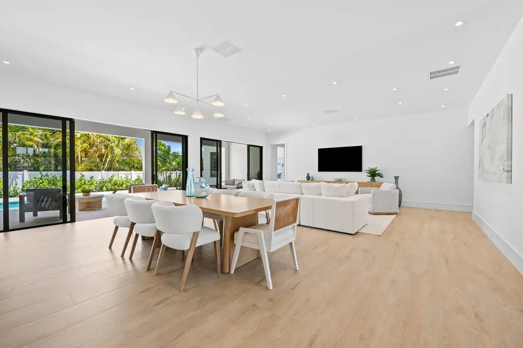 2725 NE 28th Street Fort Lauderdale FL 33306