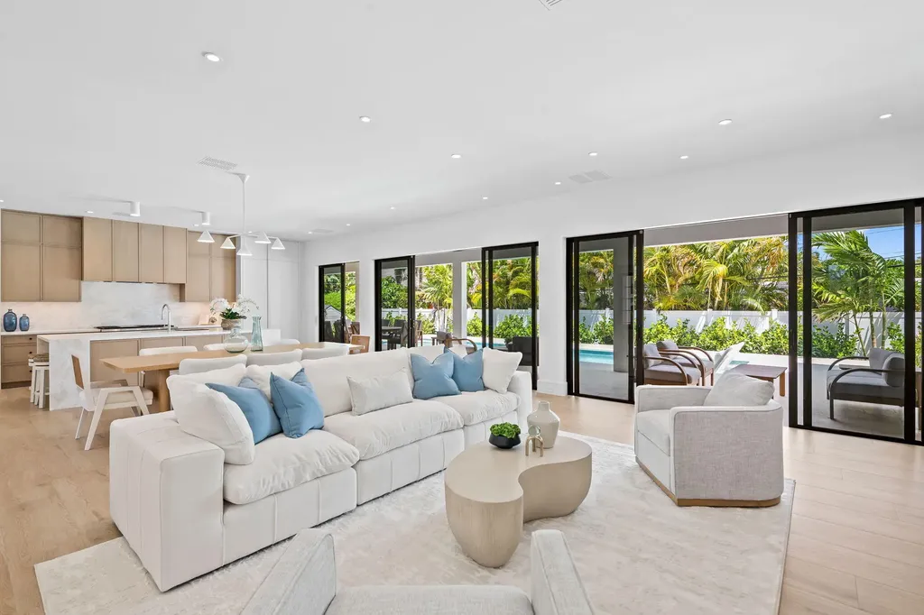 2725 NE 28th Street Fort Lauderdale FL 33306