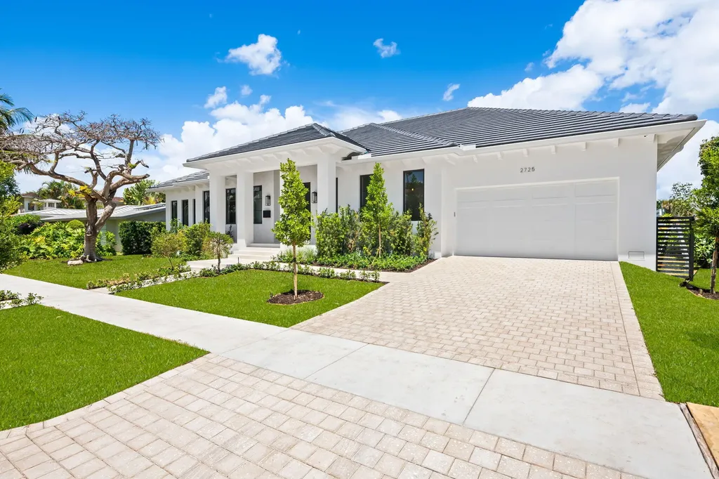 2725 NE 28th Street Fort Lauderdale FL 33306