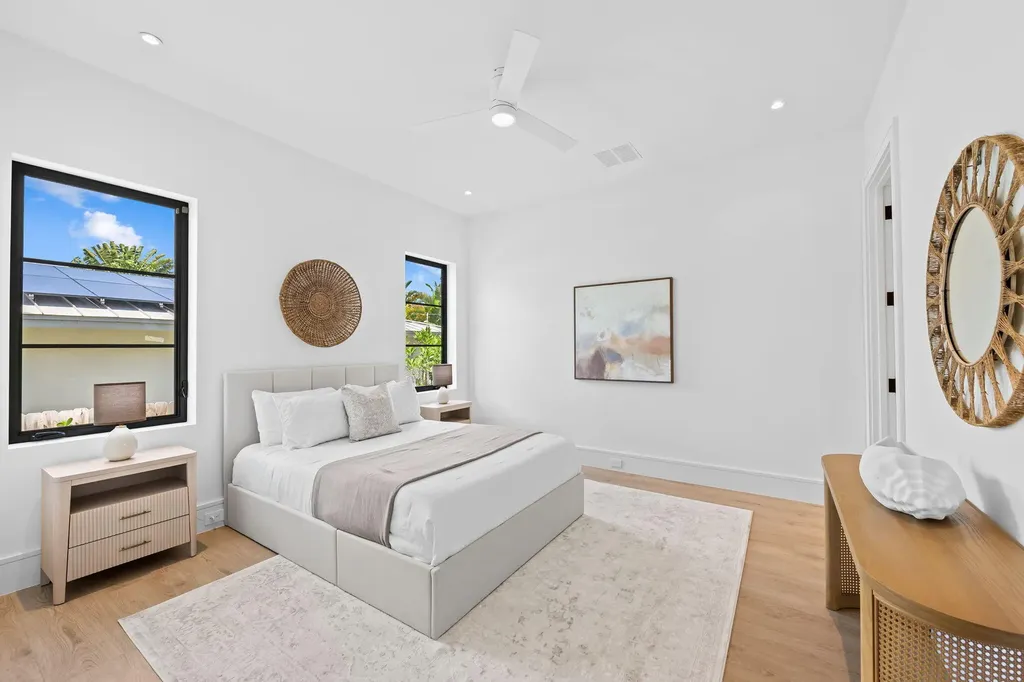 2725 NE 28th Street Fort Lauderdale FL 33306