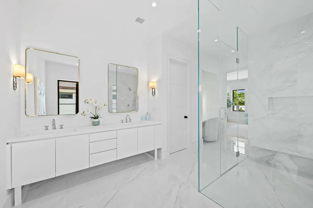 2725 NE 28th Street Fort Lauderdale FL 33306