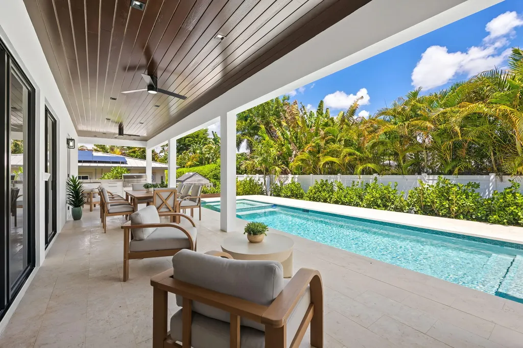 2725 NE 28th Street Fort Lauderdale FL 33306