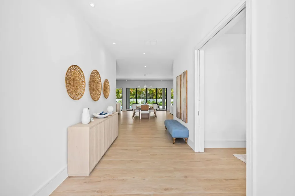 2725 NE 28th Street Fort Lauderdale FL 33306