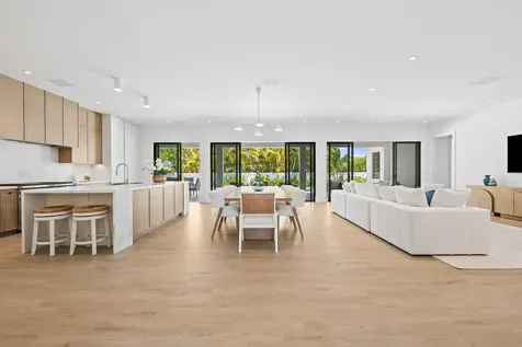 2725 NE 28th Street Fort Lauderdale FL 33306