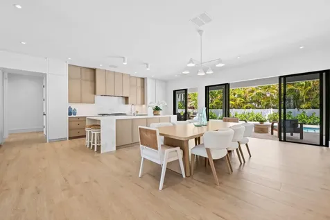 2725 NE 28th Street Fort Lauderdale FL 33306
