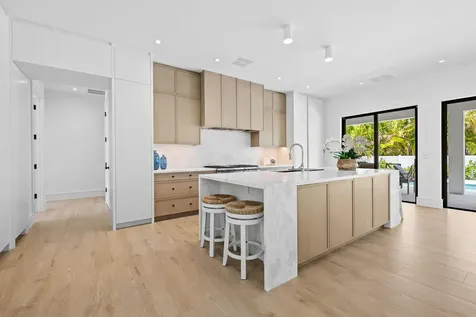 2725 NE 28th Street Fort Lauderdale FL 33306