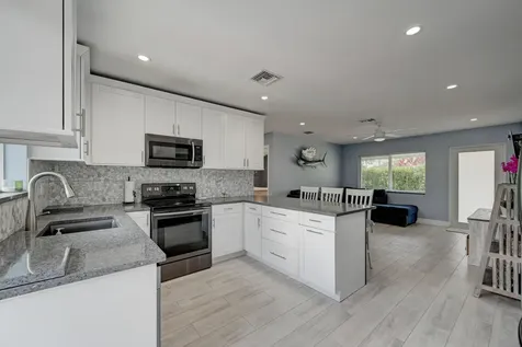 351 NE 41st Street Oakland Park FL 33334