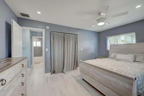 351 NE 41st Street Oakland Park FL 33334