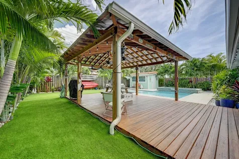 351 NE 41st Street Oakland Park FL 33334