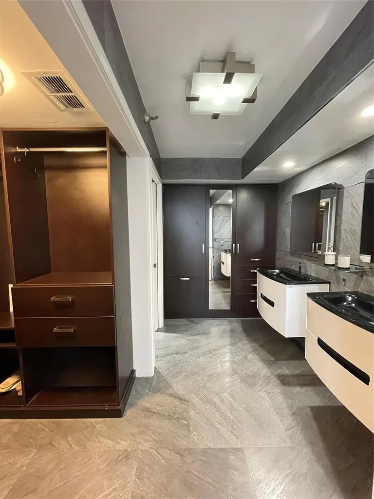 19101 NE 36th Place Aventura FL 33180