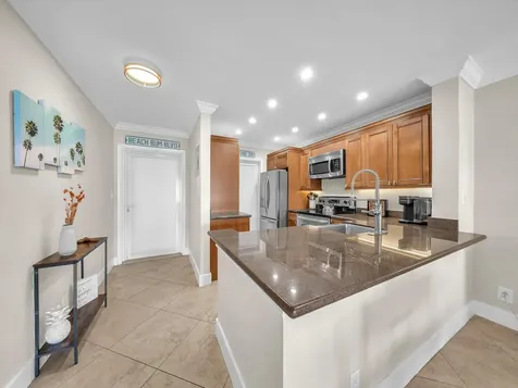 1461 S Ocean Boulevard Lauderdale By The Sea FL 33062