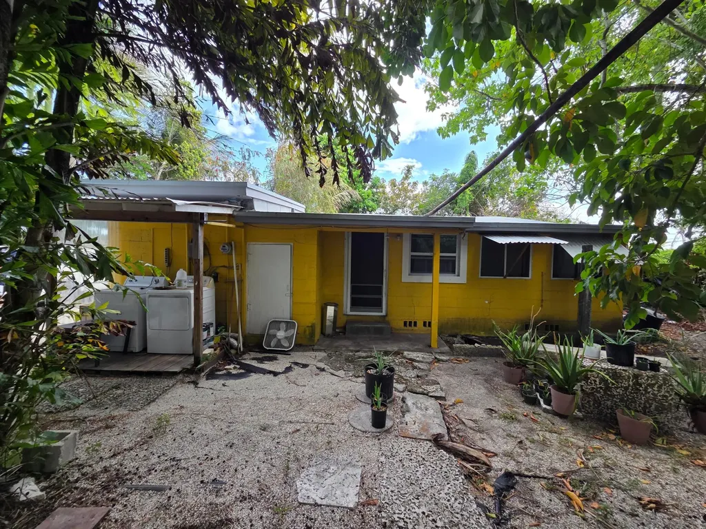 238 SW 1st Street Florida City FL 33034