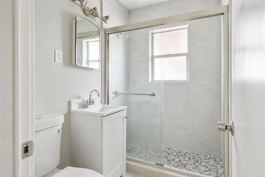 131 W 35th Street Riviera Beach FL 33404