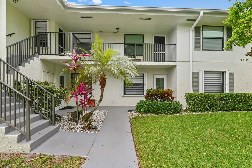 1701 Sabal Ridge Circle Palm Beach Gardens FL 33418