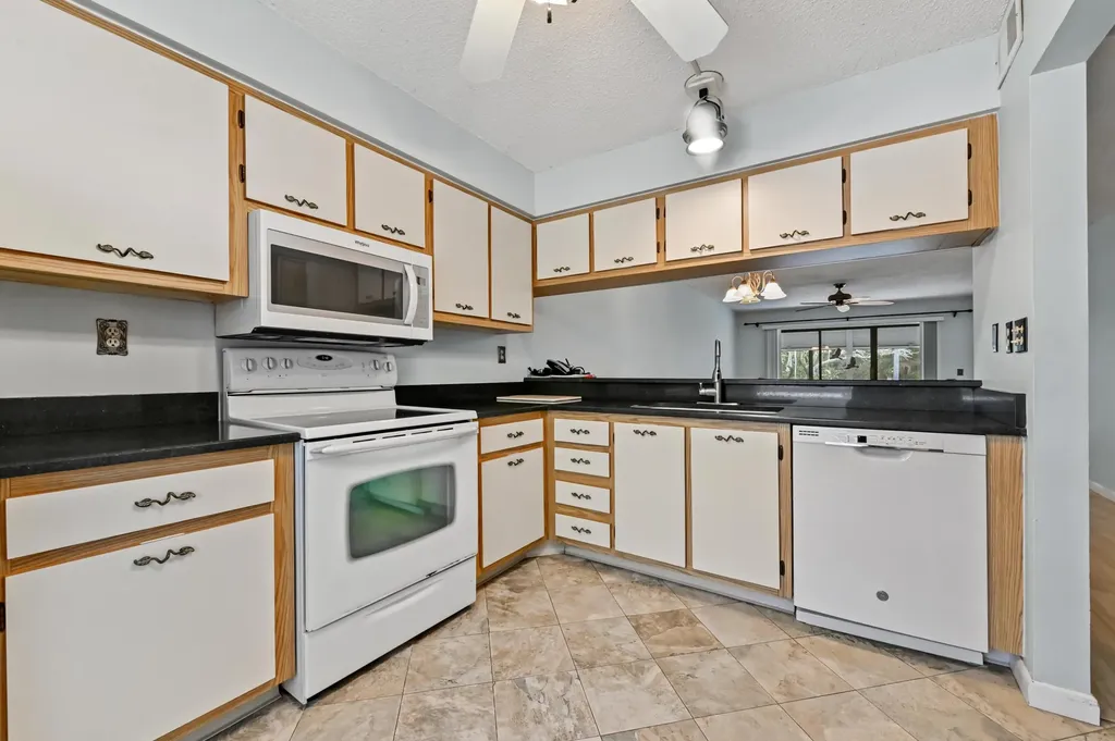 1701 Sabal Ridge Circle Palm Beach Gardens FL 33418