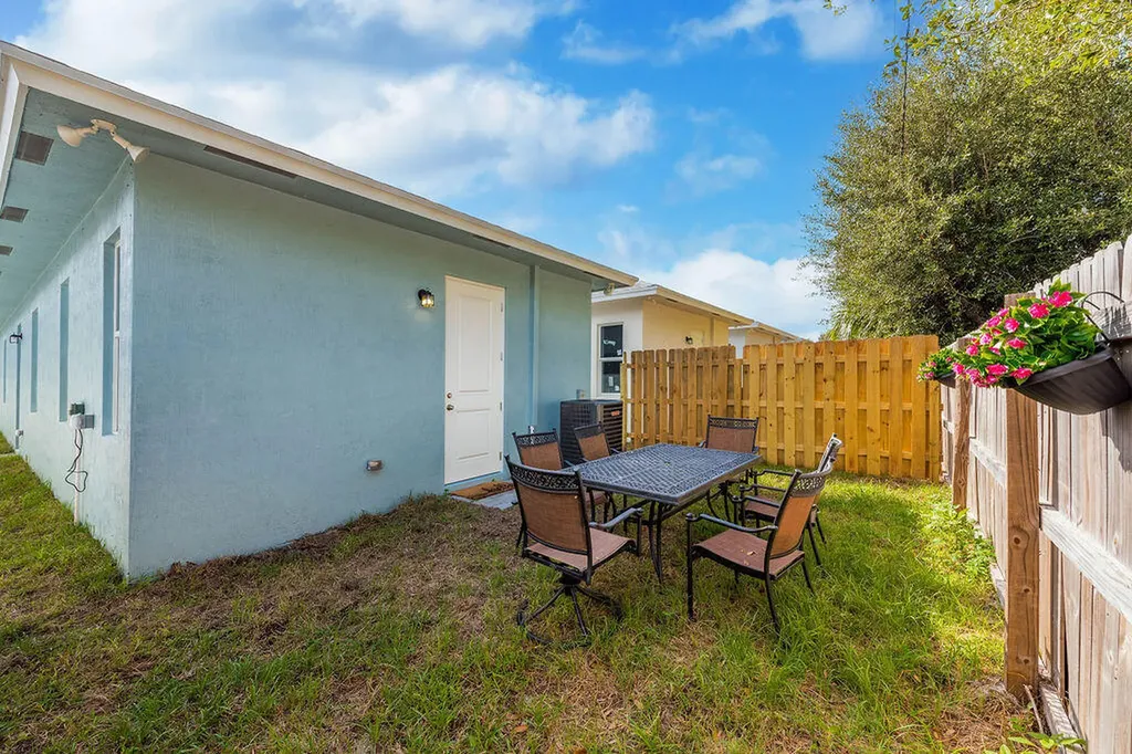 2683 Hiawatha Avenue West Palm Beach FL 33409
