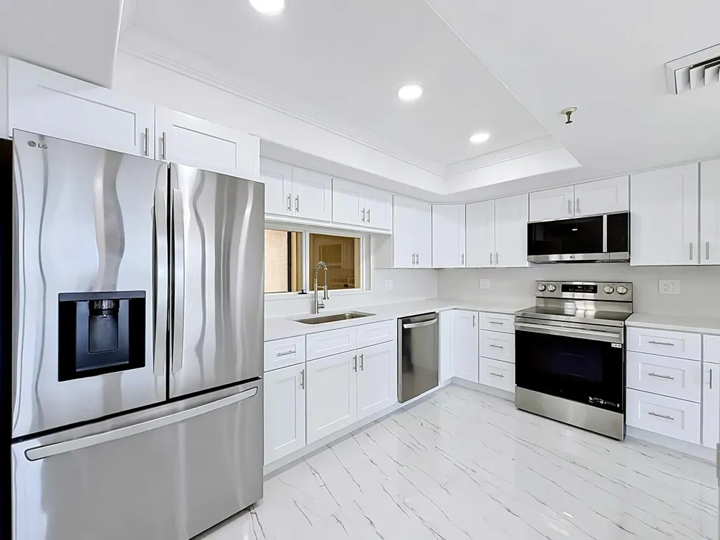 2480 Presidential Way West Palm Beach FL 33401