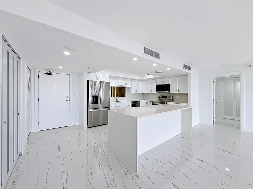 2480 Presidential Way West Palm Beach FL 33401