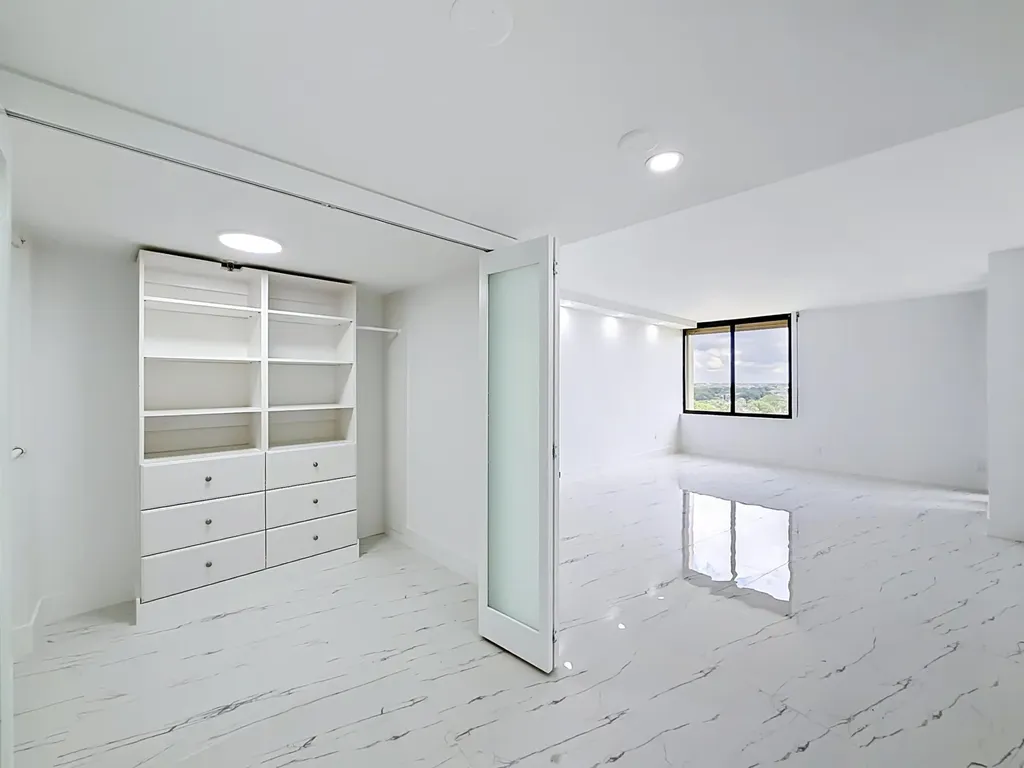 2480 Presidential Way West Palm Beach FL 33401
