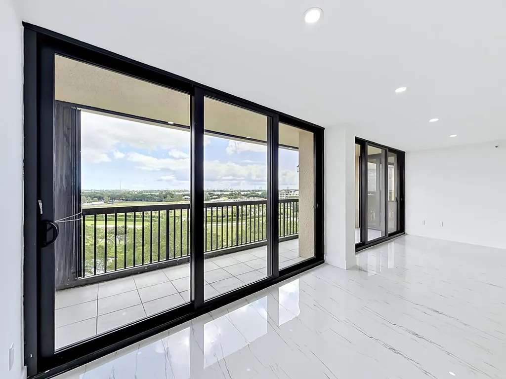2480 Presidential Way West Palm Beach FL 33401