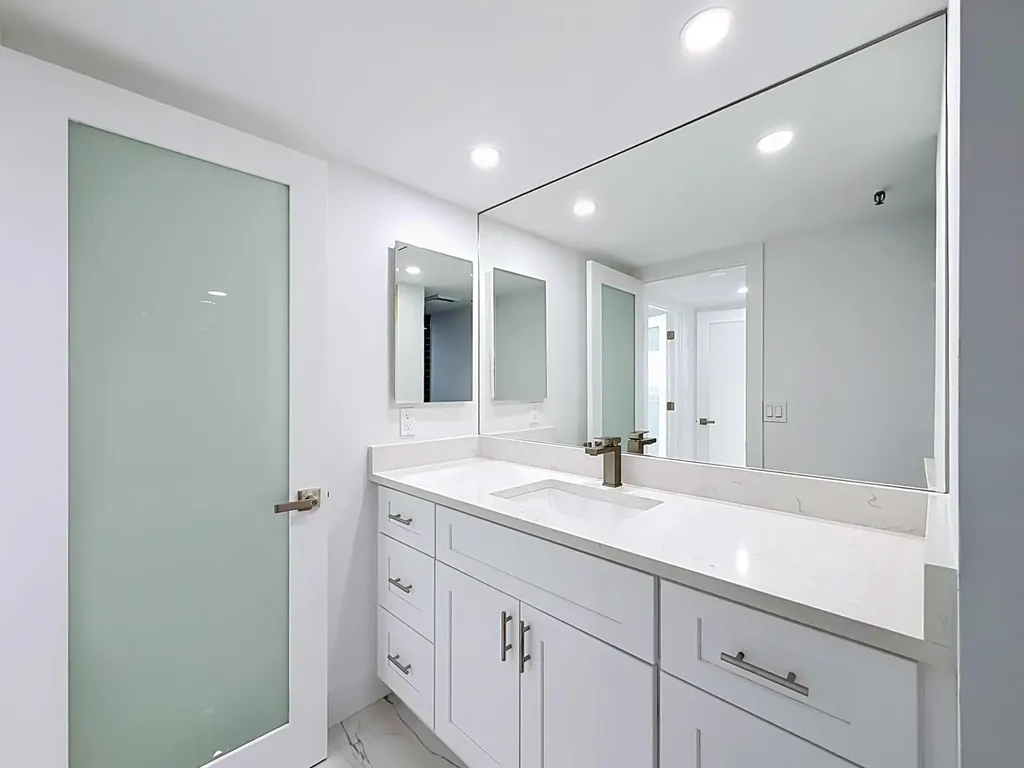2480 Presidential Way West Palm Beach FL 33401