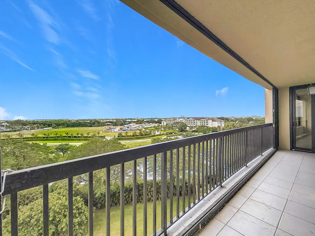 2480 Presidential Way West Palm Beach FL 33401