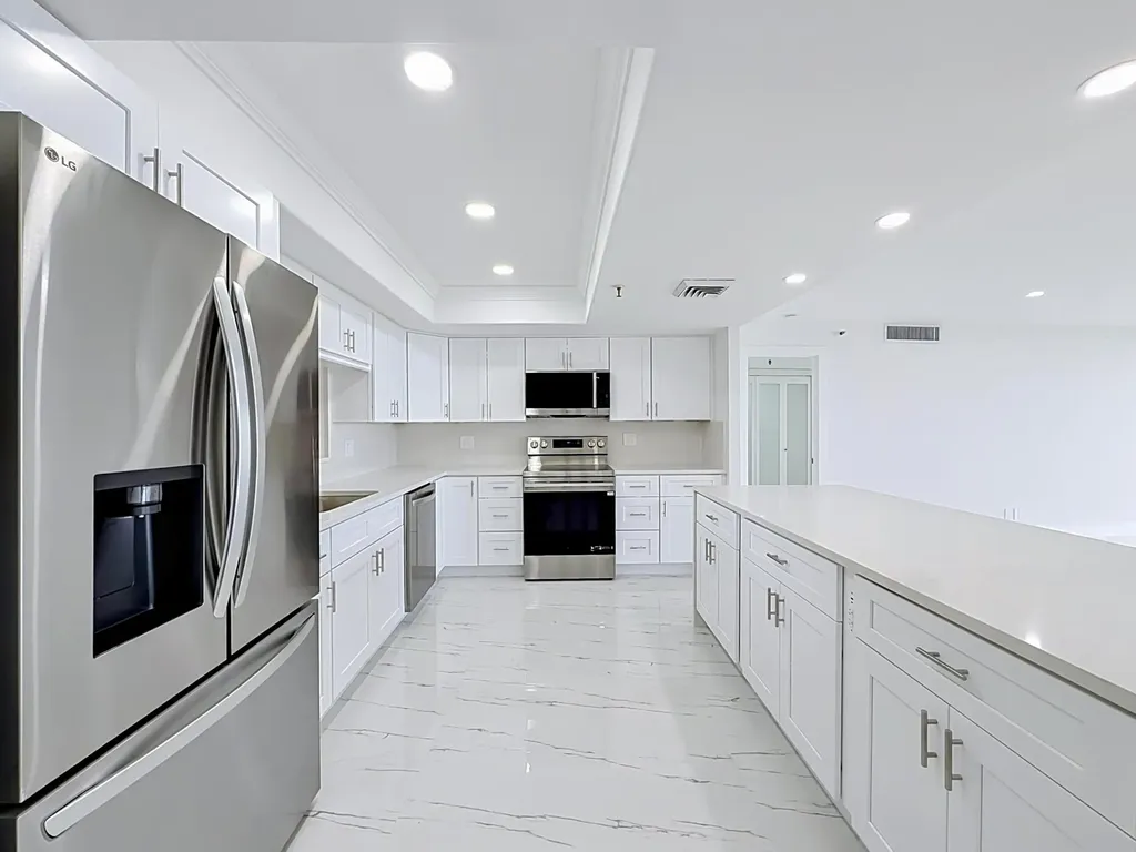 2480 Presidential Way West Palm Beach FL 33401