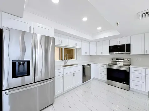 2480 Presidential Way West Palm Beach FL 33401