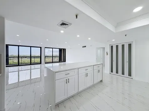 2480 Presidential Way West Palm Beach FL 33401