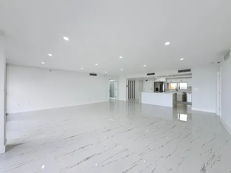 2480 Presidential Way West Palm Beach FL 33401