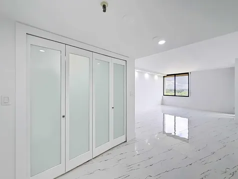 2480 Presidential Way West Palm Beach FL 33401