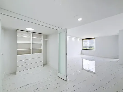 2480 Presidential Way West Palm Beach FL 33401