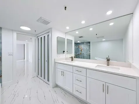 2480 Presidential Way West Palm Beach FL 33401