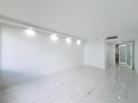 2480 Presidential Way West Palm Beach FL 33401