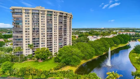 2480 Presidential Way West Palm Beach FL 33401