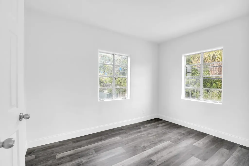 820 N Dixie Highway Lake Worth Beach FL 33460