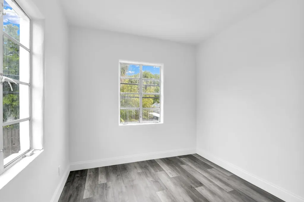 820 N Dixie Highway Lake Worth Beach FL 33460