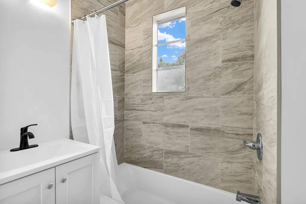 820 N Dixie Highway Lake Worth Beach FL 33460