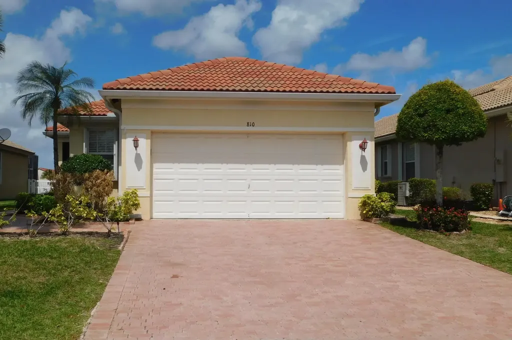 810 NW Rutherford Court Port St Lucie FL 34983