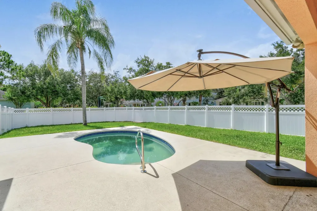 2584 E Community Drive Jupiter FL 33458