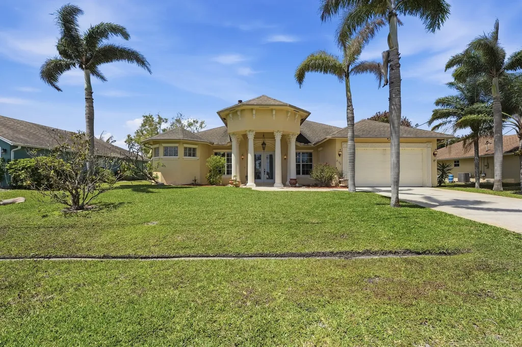 2199 SE Heathwood Circle Port St Lucie FL 34952
